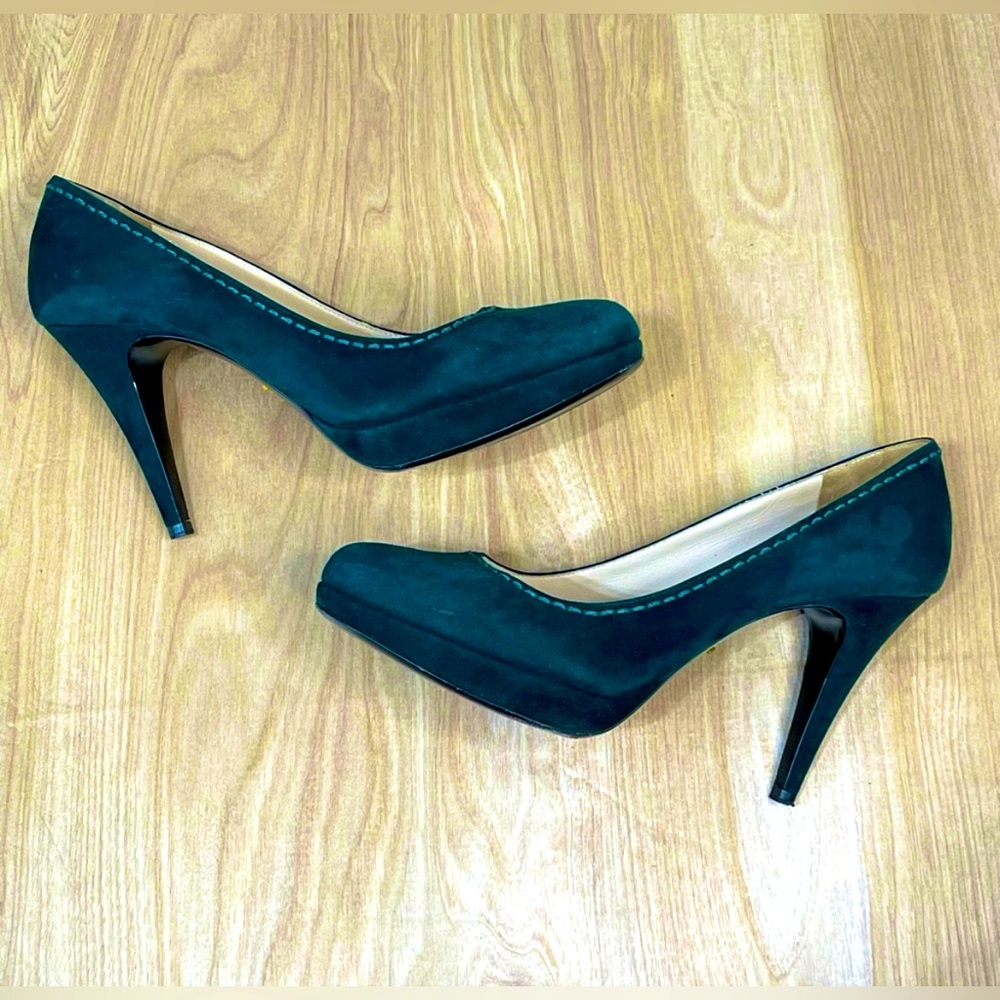 Prada Camoscio Deep Emerald Green Suede Pumps - Picture 5 of 9